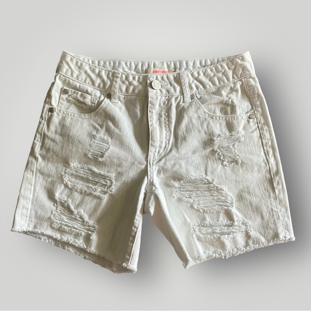 Refuge Jean Shorts Size 2 White 100% Cotton Destroyed Raw Hem Button Zip Closure